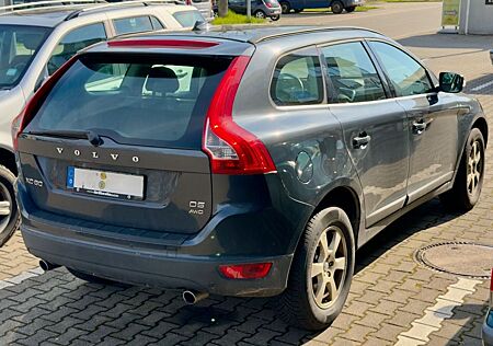 Volvo XC 60 XC60 2.4D D5 AWD Momentum Geartronic