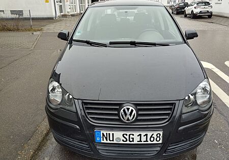 VW Polo Volkswagen 1.2 - 8 fach - Neue Winterreifen & Lichter