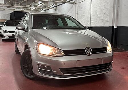 VW Golf Volkswagen 1.2 TSI BMT/SHZ/klimaauto/Tempomat/PDC