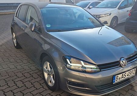 VW Golf Volkswagen 1.2 TSI BMT Comfortline Variant Comfortline