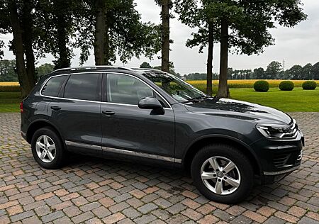 VW Touareg Volkswagen 3.0 V6 TDI SCR Tiptronic - Blue Motion