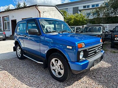 Lada Taiga Basis*4x4*CD-Radio*1 Hand*Tüv 07.2027*AHK*