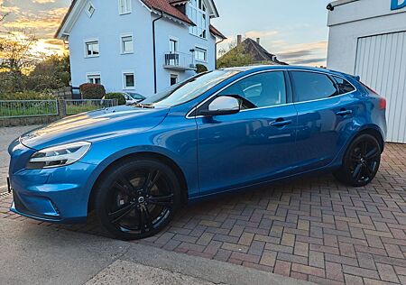 Volvo V40 Momentum R-Design Leder Standheiz. LED Navi