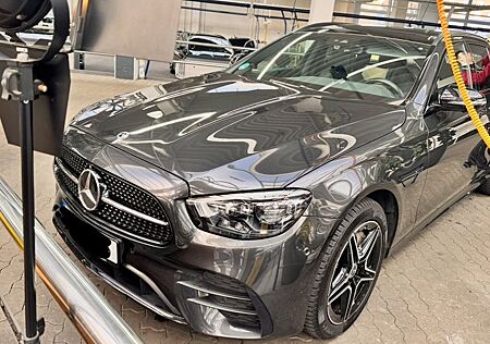 Mercedes-Benz E 300 de 4MATIC Burmester Night AMG Pano 360