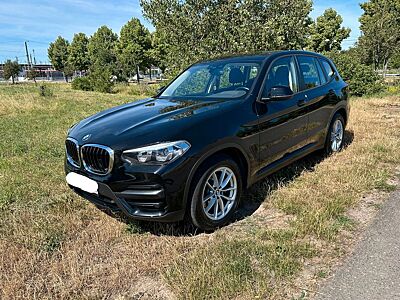 BMW X3 xDrive20i 8G (TÜV NEU! // 8-fach Bereifung)