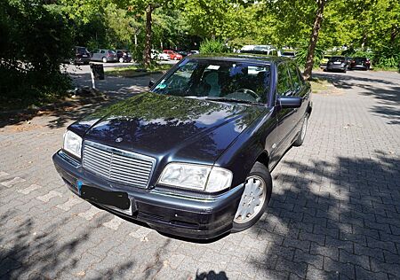 Mercedes-Benz C 200 ELEGANCE TOP Unterboden