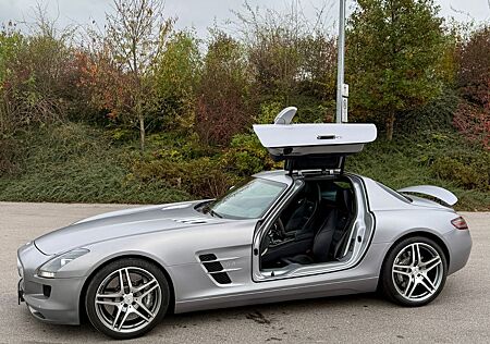 Mercedes-Benz SLS AMG 6.3 V8 -Coupé MAGNO Silber