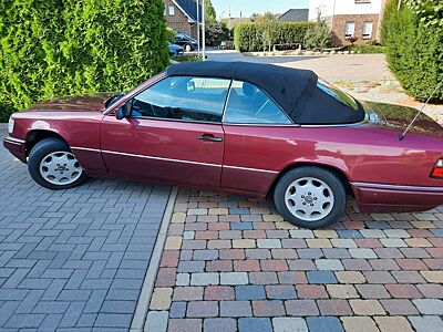 Mercedes-Benz E 200 E 200