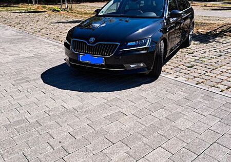 Skoda Superb Combi 2.0 TDI DSG L&K