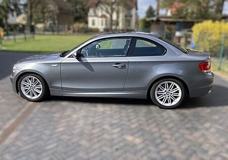 BMW 125i Coupé, 3-Liter-Sechszylinder, Scheckheft