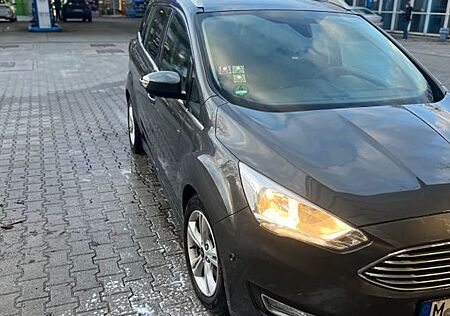 Ford Grand C-Max 1,5 EcoBoost 110kW Titanium Auto...