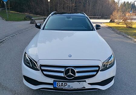 Mercedes-Benz E 220 E 220d T AVANT Auto AHK LED NAV 8xAlu SD SHZ usw