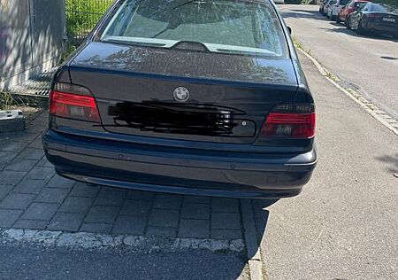 BMW 528i A -