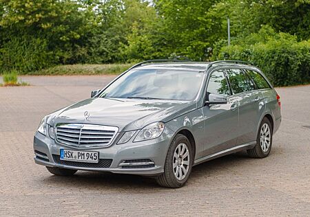 Mercedes-Benz E 200 T - Gut ausgestattet und sehr gepflegt