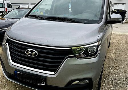 Hyundai H-1