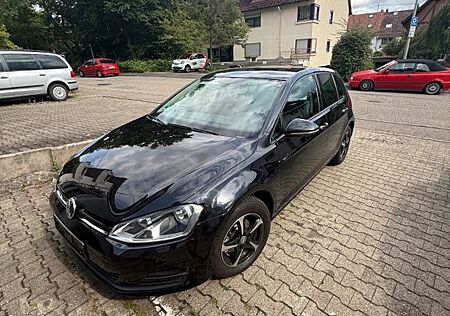 VW Golf Volkswagen Garagenfahrzeug Checkheftgepflegt 1.2 TSI