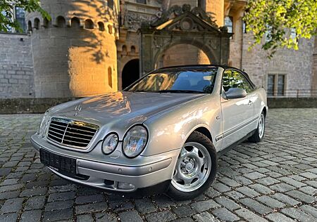 Mercedes-Benz CLK 320 Sport*2. Hand*Scheckheft* Xenon*Leder*
