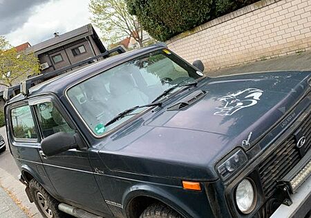 Lada Niva 1.7i 4x4 -