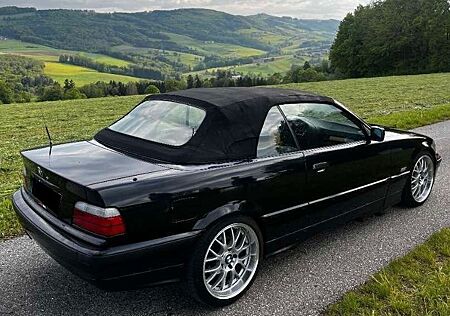 BMW 325i Cabrio E36
