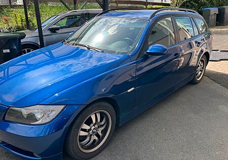 BMW 318i touring -