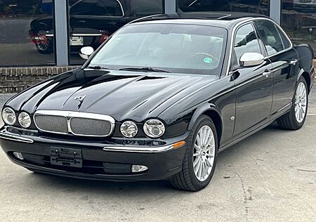 Jaguar XJ8 4.2 Liter Executive Executive