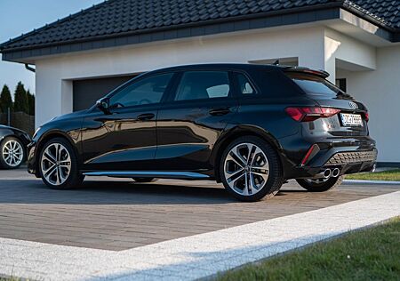 Audi S3 TFSI S tronic quattro Sportback