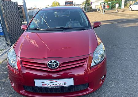 Toyota Auris Club