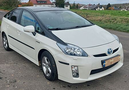 Toyota Prius 1.8-l-VVT-i Executive