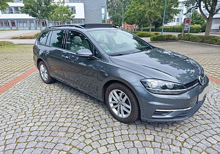 VW Golf Volkswagen VII AHK, Panorama-Dach, DYNAUDIO,