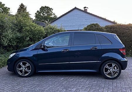 Mercedes-Benz B 200 CDI - TÜV 08/26