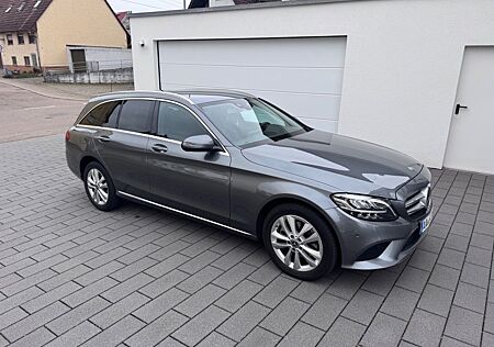 Mercedes-Benz C 220 d 4MATIC T Autom. -