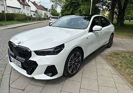 BMW 520i M-Paket Pro,Panorama,Ahk,Werkgarantie