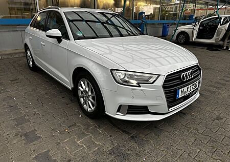 Audi A3 1.5 TFSI S tronic Sportback //STANDHZG.//NAVI