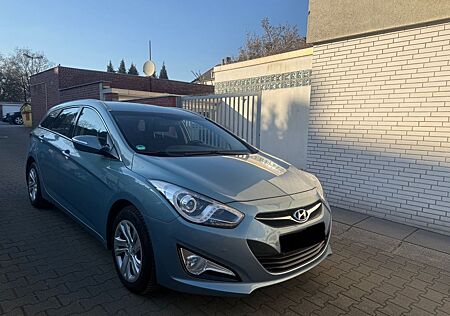 Hyundai i40 cw 5 Star Edition TÜV NEU*SCHECKHEFT GEPFLEG