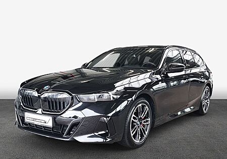 BMW 540d xDrive Touring M-Sport Pro LED AHK HUD B&W