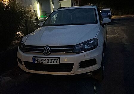 VW Touareg Volkswagen 3.0 V6 TDI Tiptr Exclusive BMot Tech...