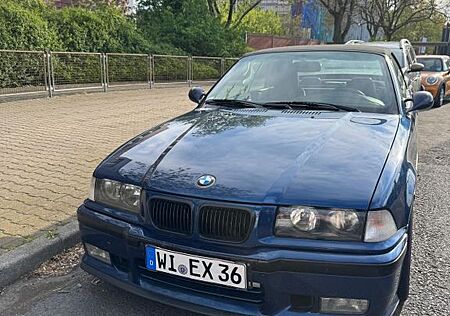 BMW 328i Cabrio M-Paket ab Werk