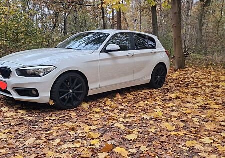 BMW 118i Advantage M Sport Lenkrad 18 Zoll Felgen