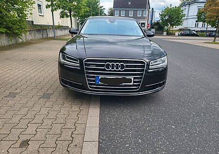 Audi A8 4.2 TDI clean diesel tiptronic quattro -