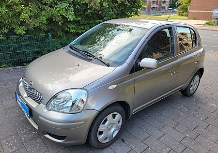 Toyota Yaris 1.0 linea sol