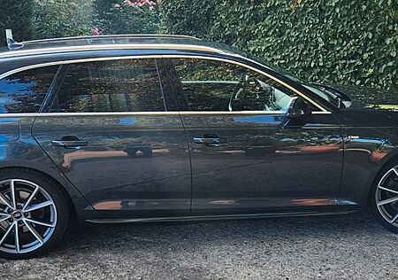 Audi A4 Avant 2.0 TDI Sport S-Line