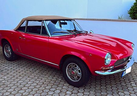 Fiat 124 Spider 124 Spider_seit 23J im Besitz_sehr guter Zustand