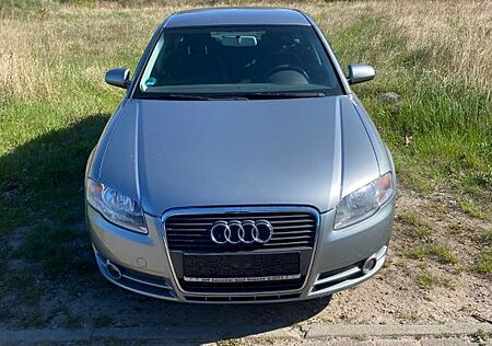 Audi A4 2.0 Tüv &Asu & Service und Neu AHK !