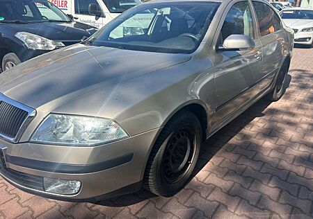 Skoda Octavia 1.6, Elegance, Limousine .Faceliftmodel.