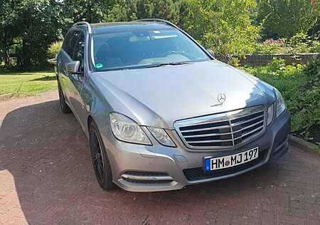 Mercedes-Benz E 250 CGI T AVANTGARDE Distronic Pano AHK