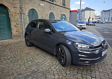 VW Golf Volkswagen 1.0 TSI 63kW Trendline Trendline