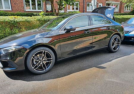 Mercedes-Benz A 180 d DCT -