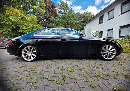 Mercedes-Benz CLS 500 - 5L v8