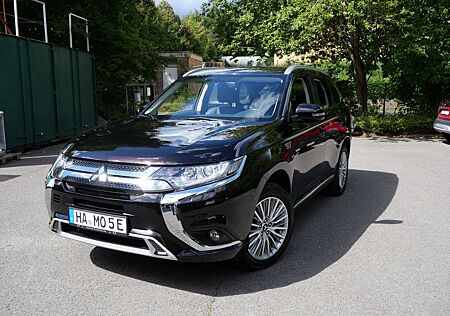 Mitsubishi Outlander 2.4 MIVEC PLUG-IN HYBRID 4WD Basis...