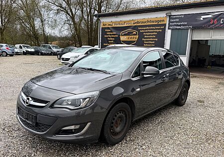 Opel Astra J Lim. 5-trg. Exklusiv Navi Leder SHZ PDC